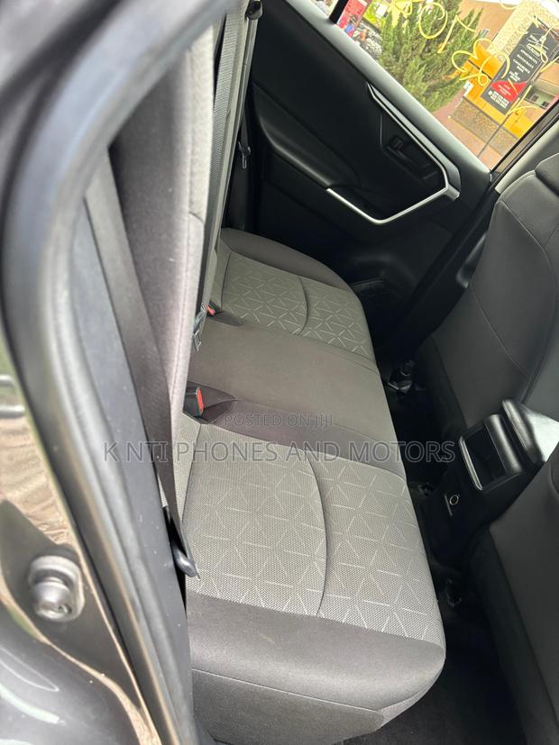 Toyota RAV4 Limited 2022 Gray