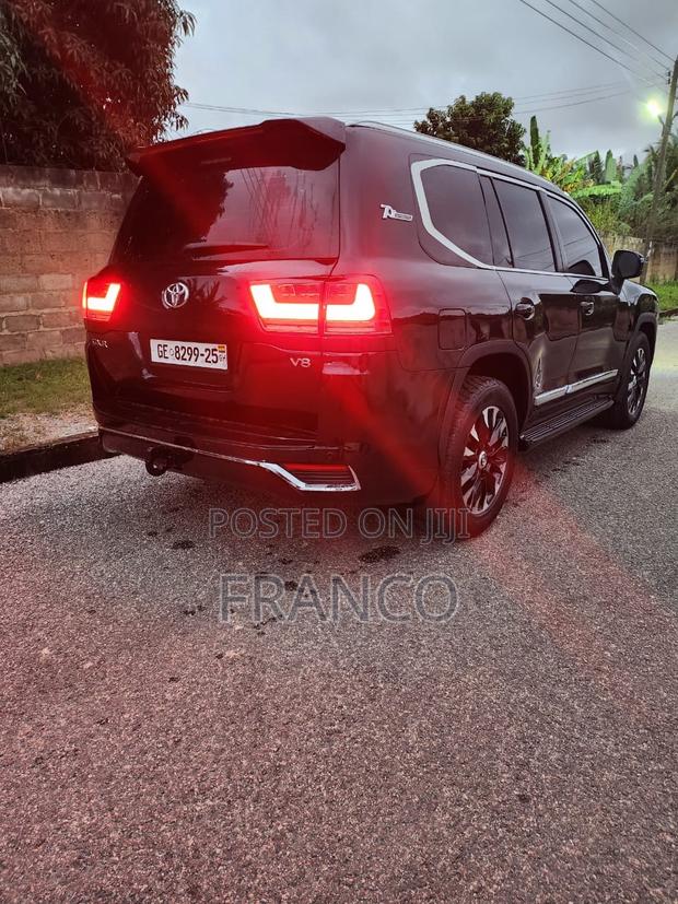 Toyota Land Cruiser 4.6 V8 GXR 2017 Black