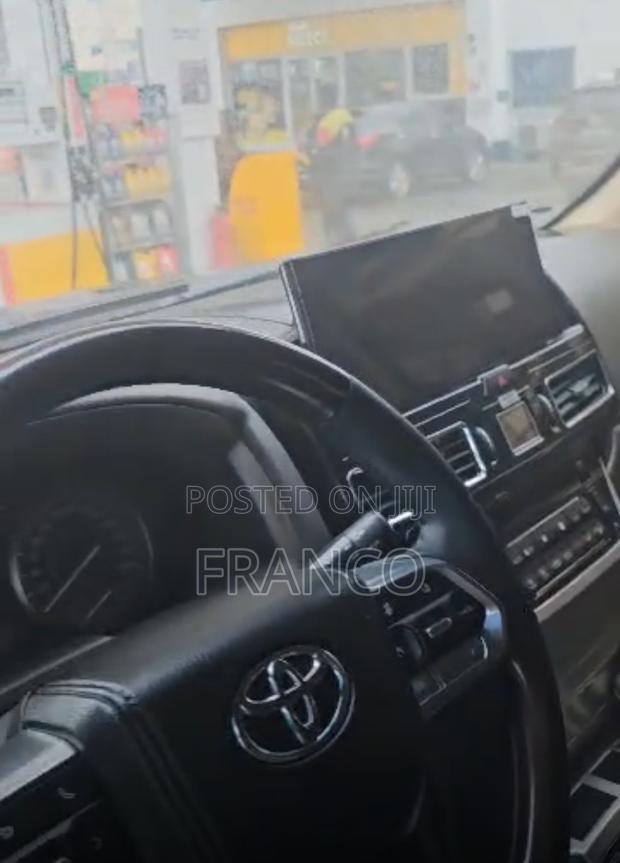 Toyota Land Cruiser 4.6 V8 GXR 2017 Black