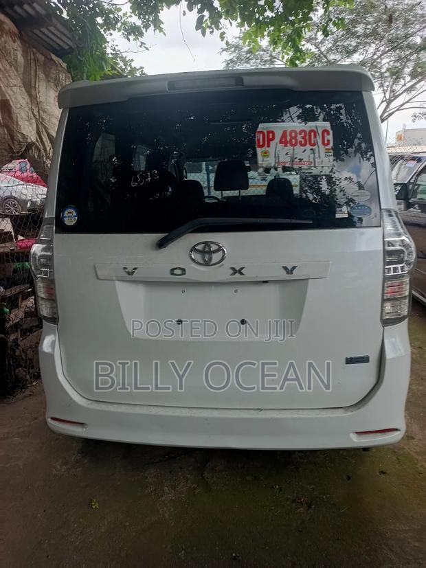 Toyota Voxy 2013 White