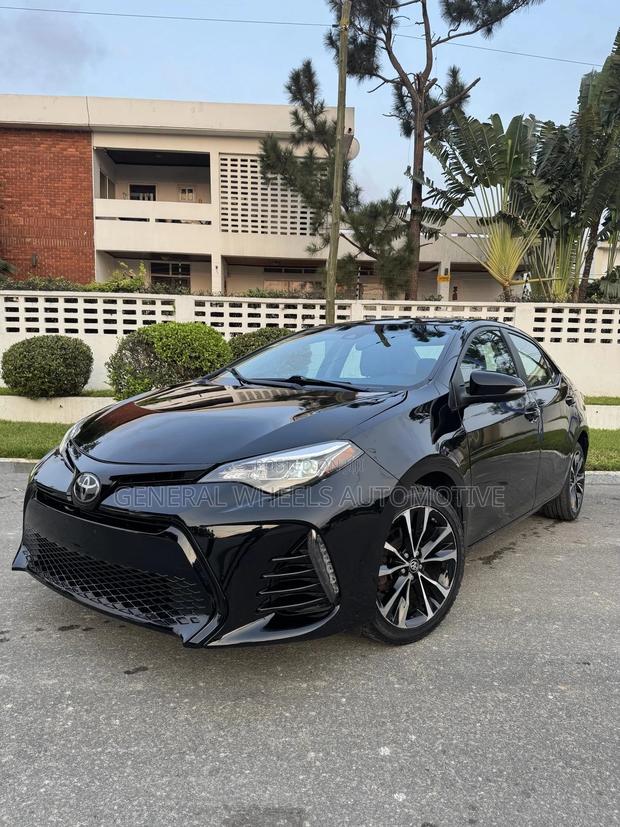 Toyota Corolla SE (1.8L 4cyl 6M) 2018 Black
