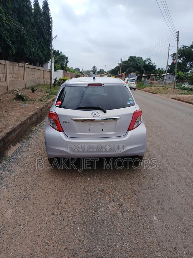 Toyota Vitz 1.3 FWD 3dr 2013 Silver