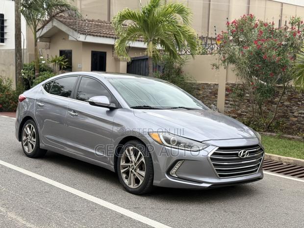 Hyundai Elantra Limited Sedan FWD (2.0L 4cyl 6A) 2017 Gray