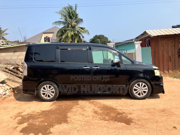 Toyota Voxy 2013 Black