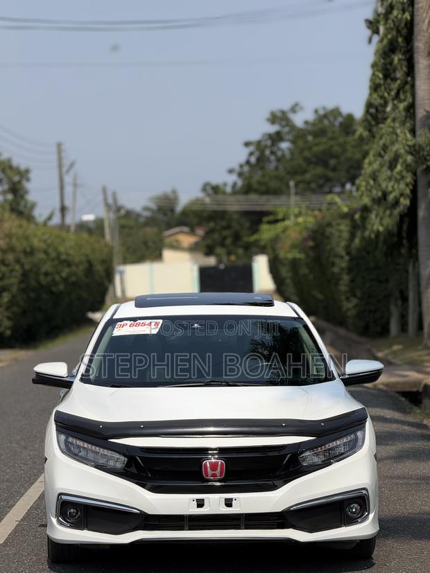 Honda Civic Touring 4dr Sedan (1.5L 4cyl) 2016 White