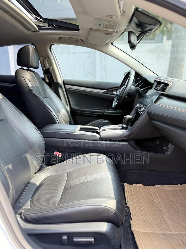 Honda Civic Touring 4dr Sedan (1.5L 4cyl) 2016 White