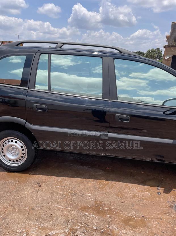 Opel Zafira 2003 Black