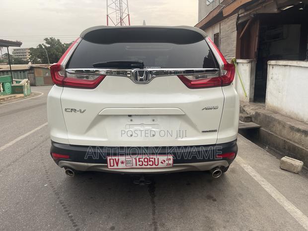 Honda CR-V Touring AWD 2018 White