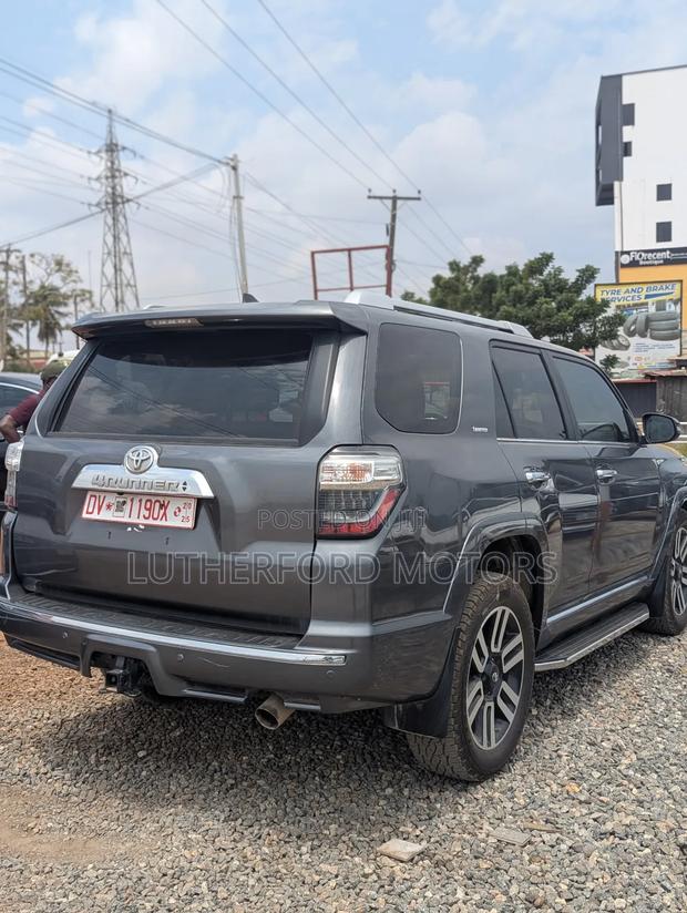 Toyota 4-Runner Limited 2021 Gray