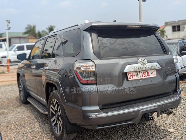 Toyota 4-Runner Limited 2021 Gray