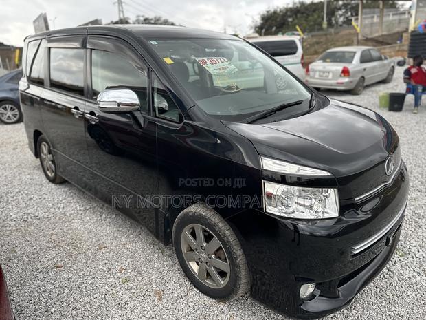 Toyota Voxy 2012 Black