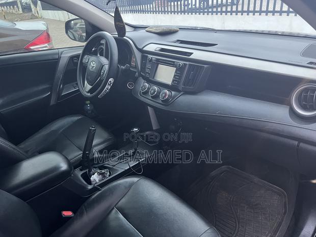 Toyota RAV4 LE AWD (2.5L 4cyl 6A) 2017 Black