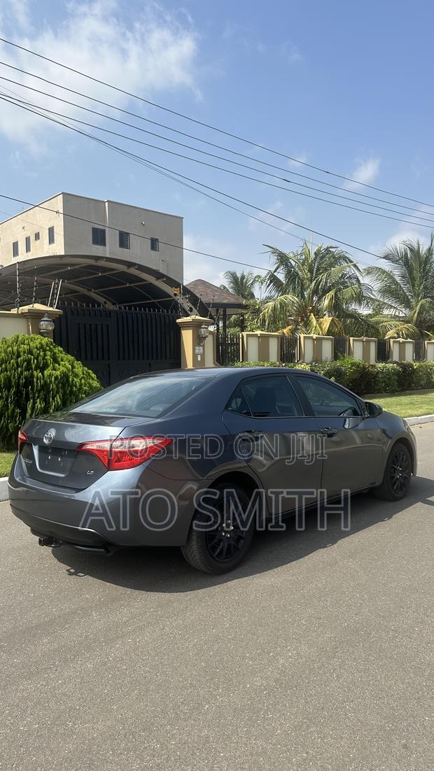 Toyota Corolla 2017 Gray
