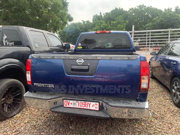 Nissan Frontier 2015 Blue