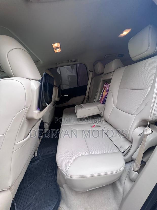 Toyota Land Cruiser 3.5 V6 2022 Gray