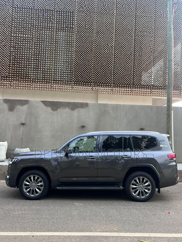 Toyota Land Cruiser 3.5 V6 2022 Gray