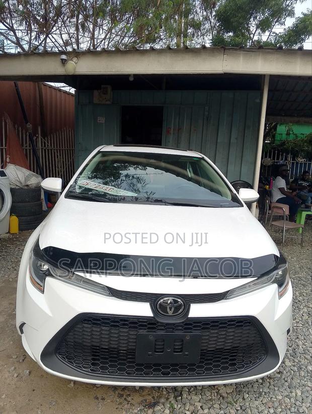 Toyota Corolla LE 2020 White