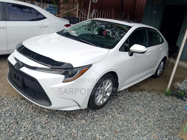 Toyota Corolla LE 2020 White