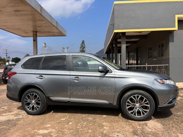 Mitsubishi Outlander SEL FWD 2017 Gray