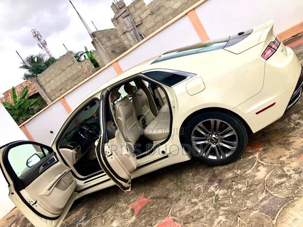 Lincoln MKZ 2017 Off white