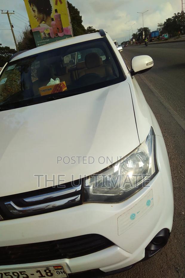Mitsubishi Outlander 2016 White