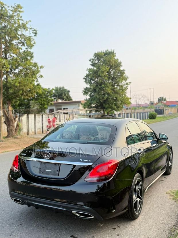 Mercedes-Benz C300 2020 Black