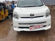 Toyota Voxy 2012 White for sale