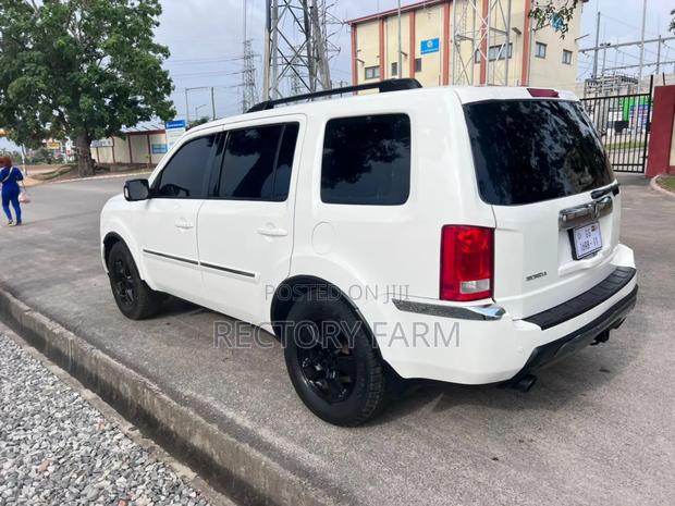 Honda Pilot 2011 White
