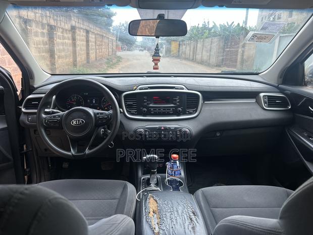Kia Sorento 4dr SUV 2016 Gray