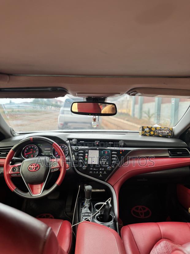 Toyota Camry 2019 Silver