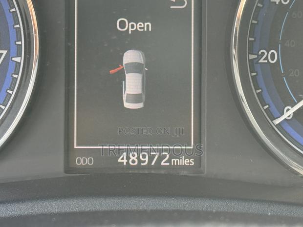 Toyota Corolla XLE (1.8L 4cyl 2A) 2018 Black