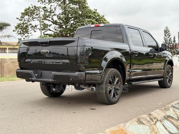 Ford F-150 LARIAT 2023 Black