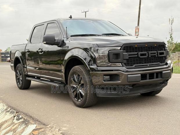 Ford F-150 LARIAT 2023 Black