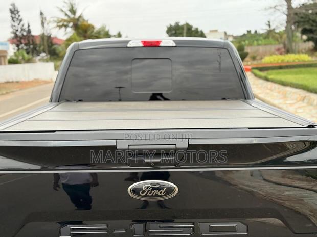 Ford F-150 LARIAT 2023 Black