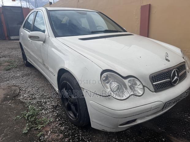 Mercedes-Benz C250 2002 White