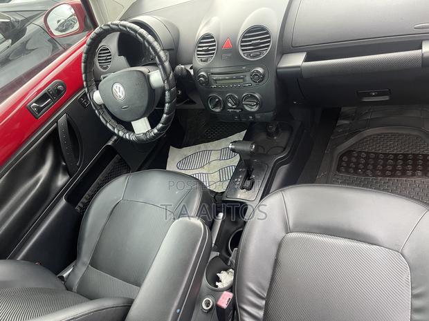 Volkswagen Beetle 2.0 Cabriolet 2010 Red