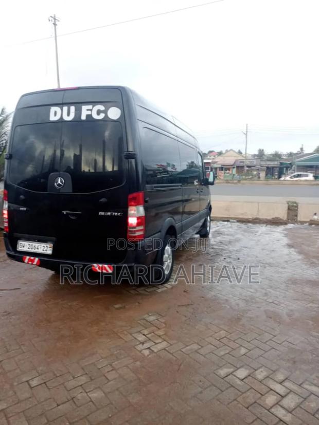 Mercedes-Benz Sprinter 2012 Black