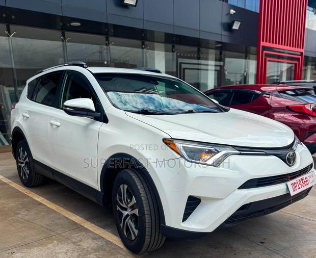 Toyota RAV4 LE AWD (2.5L 4cyl 6A) 2017 White