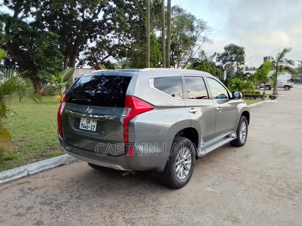 Mitsubishi Pajero Sport 2017 Gray