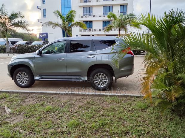 Mitsubishi Pajero Sport 2017 Gray