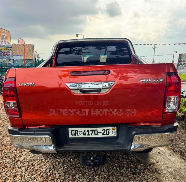 Toyota Hilux 2019 Orange