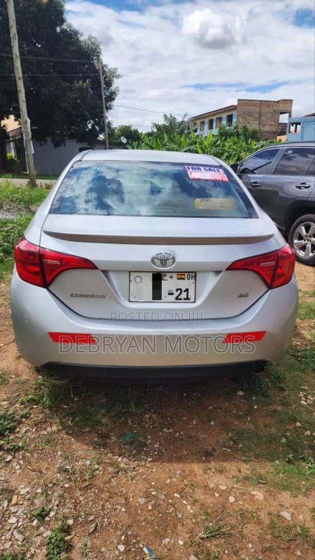 Toyota Corolla SE 4dr Sedan (1.8L 4cyl CVT) 2017 Silver