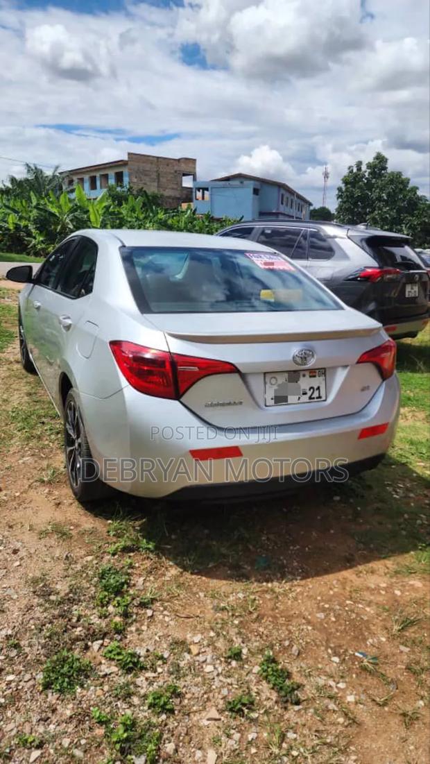Toyota Corolla SE 4dr Sedan (1.8L 4cyl CVT) 2017 Silver