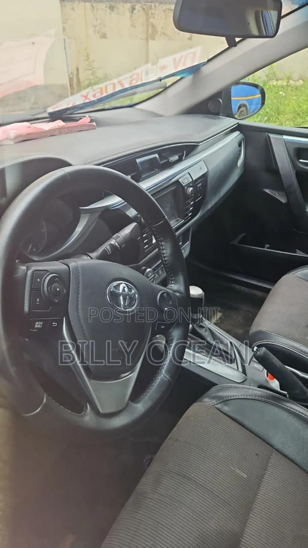Toyota Corolla 2016 Blue