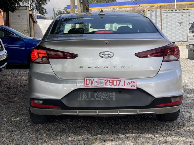 Hyundai Elantra Limited 2019 Silver