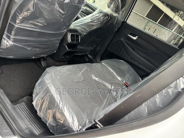 Hyundai Santa Fe SE 2.4 AWD 2019 White