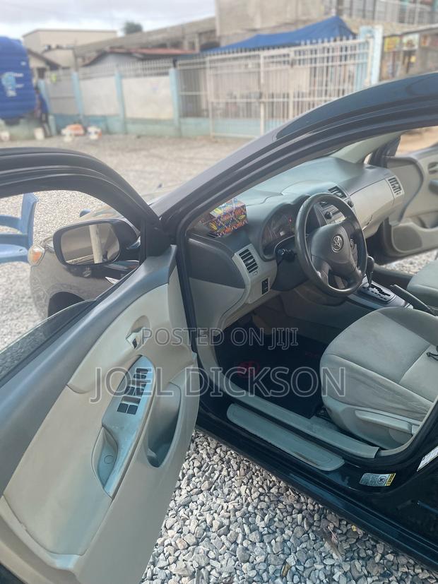 Toyota Corolla LE 4dr Sedan (1.8L 4cyl 4A) 2010 Black