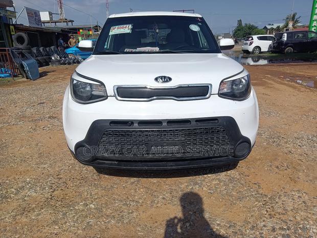 Kia Soul Hatchback 2016 White