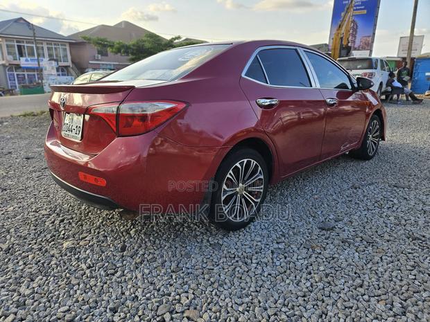 Toyota Corolla 2015 Red