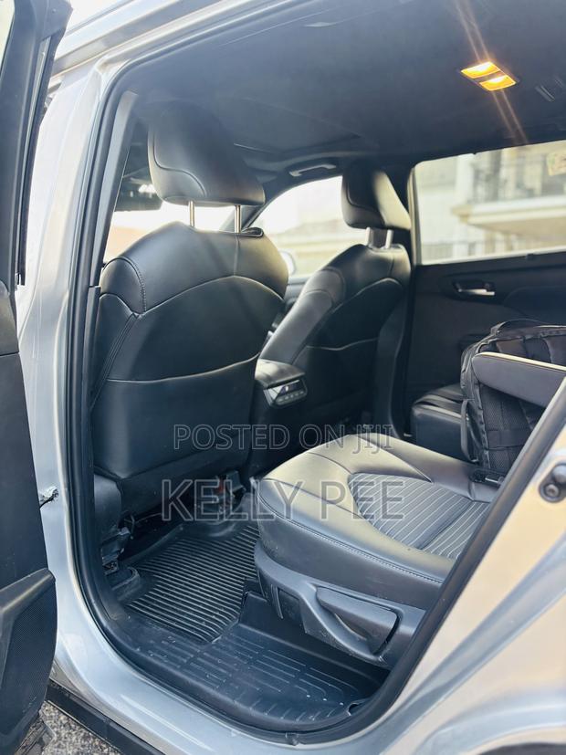 Toyota Highlander XSE FWD 2024 Silver